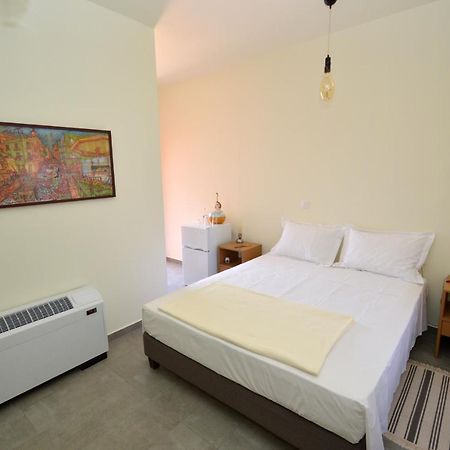 Aegina Bed & Culture Apartment Bagian luar foto