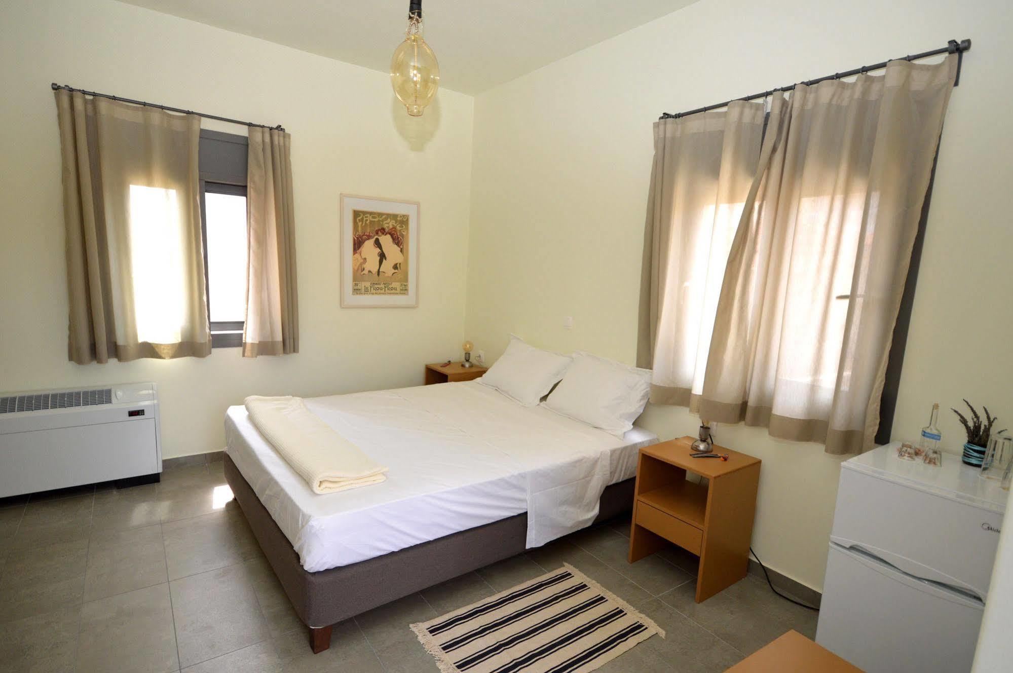 Aegina Bed & Culture Apartment Bagian luar foto