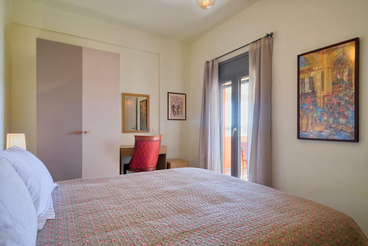Aegina Bed & Culture Apartment Bagian luar foto
