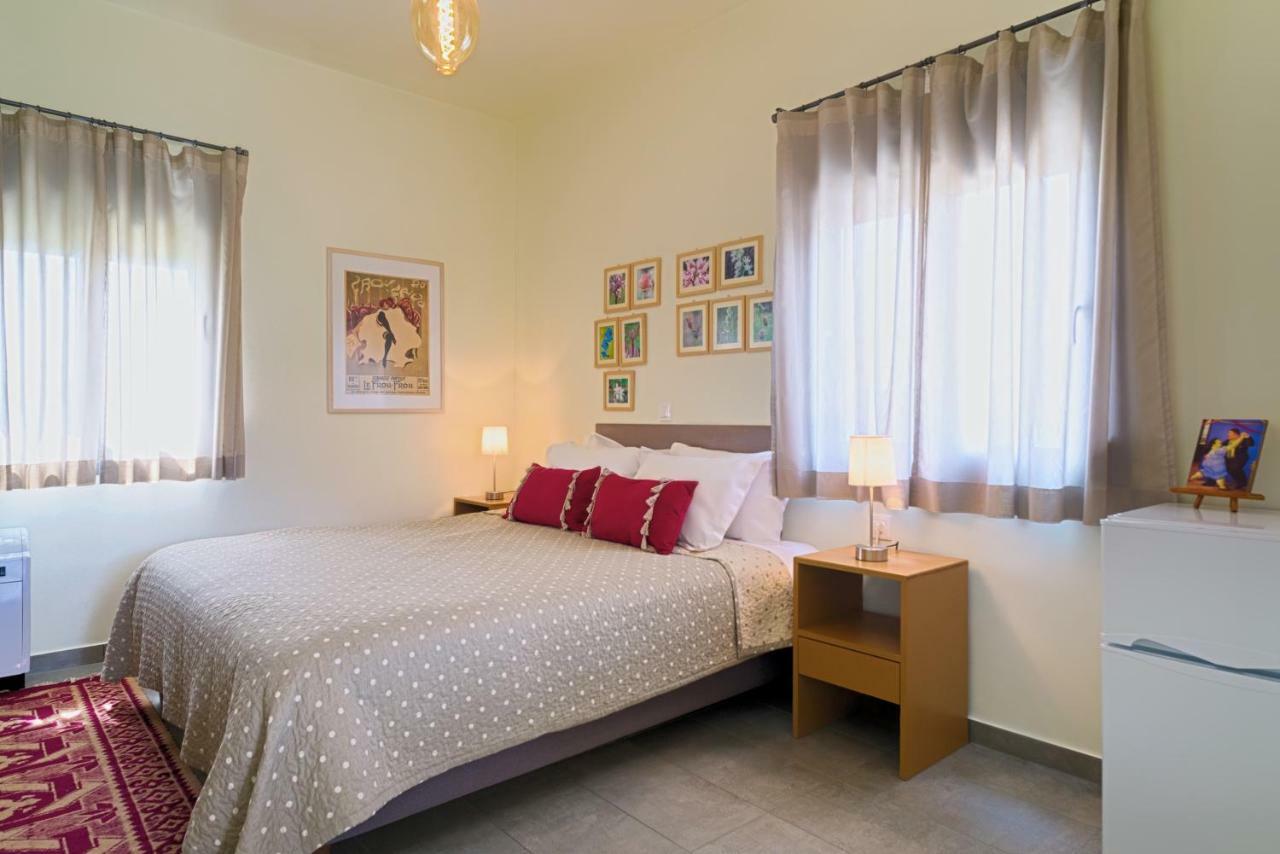 Aegina Bed & Culture Apartment Bagian luar foto