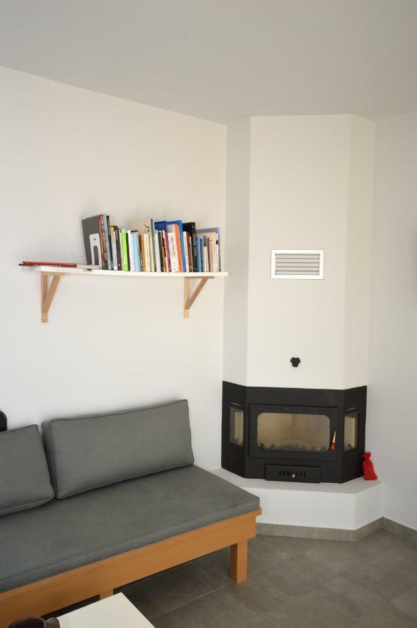 Aegina Bed & Culture Apartment Bagian luar foto