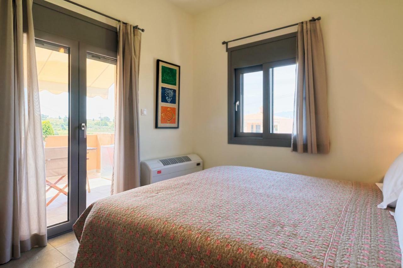 Aegina Bed & Culture Apartment Bagian luar foto