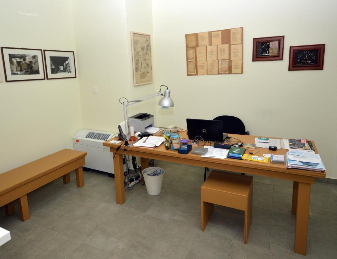 Aegina Bed & Culture Apartment Bagian luar foto
