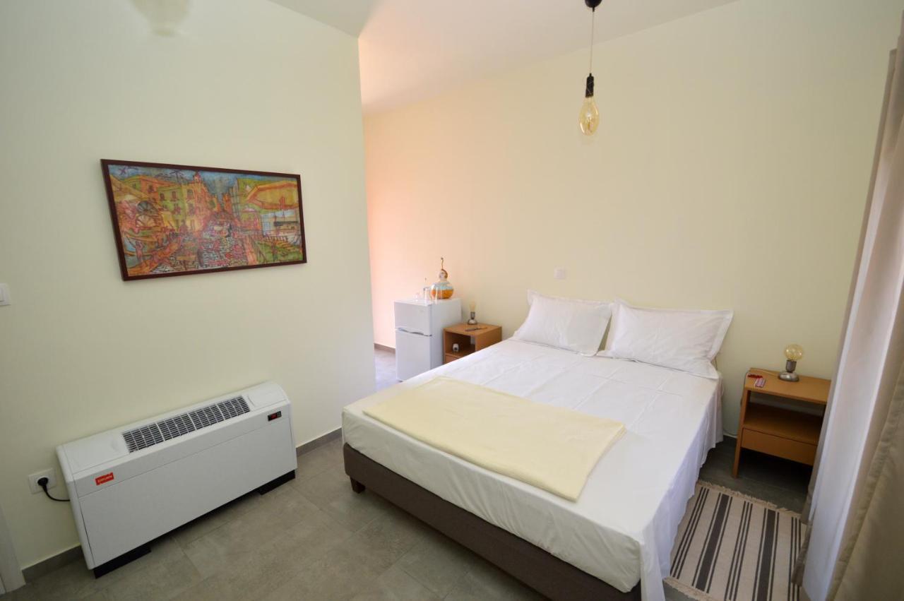 Aegina Bed & Culture Apartment Bagian luar foto
